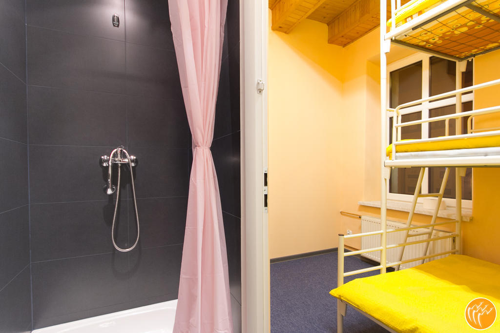 3 Bros' Hostel Cieszyn Cieszyn  Buitenkant foto