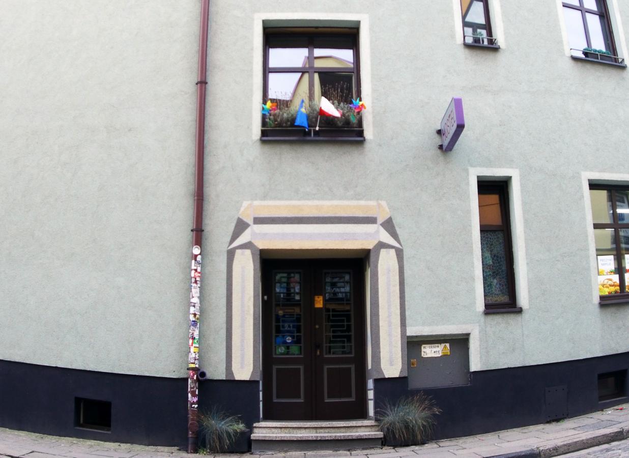 3 Bros' Hostel Cieszyn Cieszyn  Buitenkant foto